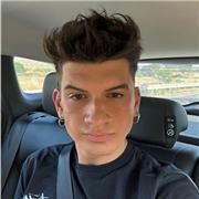 Estudiante de cine con una gran pasión por el inglés y la enseñanza. Experiencia en el extranjero; Canada, Irlanda y Reino Unido.